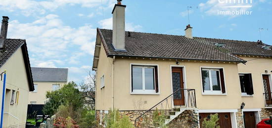 Maison avec 2 chambres, combles aménageables sur sous-sol total