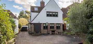 4 bed detached house for sale