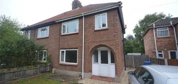 3 bed semi-detached house to rent