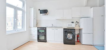 2 bed flat to rent