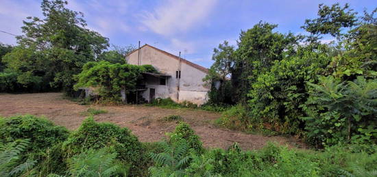 Casa di paese in vendita in via Michela