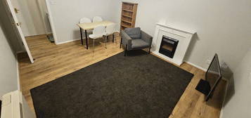 2 bed flat to rent