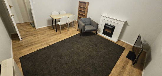 2 bed flat to rent