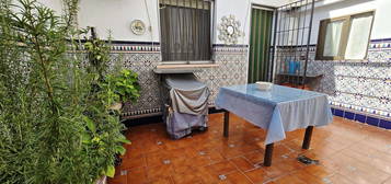 Chalet adosado en venta en calle Luis Cernuda, 5