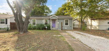 613 N Henry St, Lancaster, TX 75146