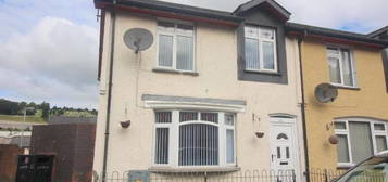 3 bed end terrace house to rent