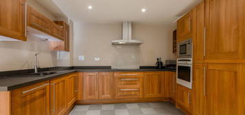 2 bed flat to rent