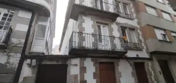 Casa adosada en Viveiro (Casco Urbano)