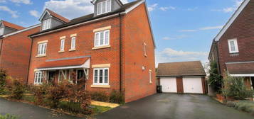 4 bedroom semi-detached house to rent