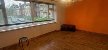 2 bedroom maisonette