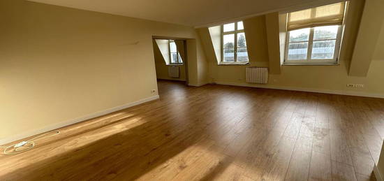 Location appartement 4 pièces 165 m²