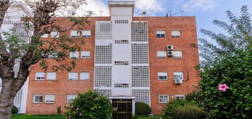 Piso en venta en Cortes - Huertas