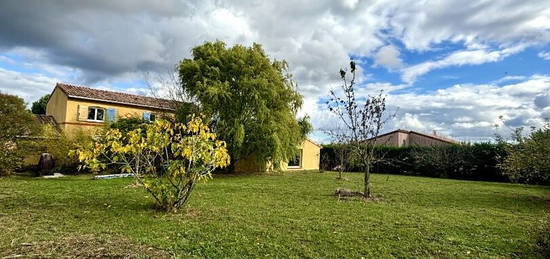 Maison  à vendre, 8 pièces, 5 chambres, 235 m²