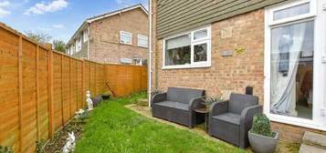 2 bedroom ground maisonette for sale