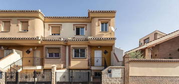 Casa adosada en venta en Rodriguez de la Fuente, Cijuela