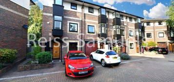 5 bedroom semi-detached house to rent