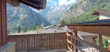 Villa plurifamiliare Strada del Villair, Centro, Courmayeur