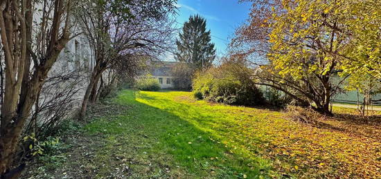 Ländliches Paradies - Sanierungsbedürftiges Landhaus auf großem Grundstück!