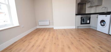 Flat to rent in Cleare Apartments, 73 High Street, Bucks SL1