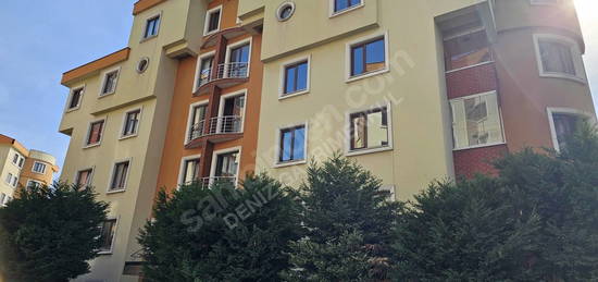 YAKACIK AYAZMA KORU SİTESİNDE ARA KAT 3+1 KİRALIK GENİŞ DAİRE