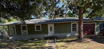 707 Enfield St, Bryan, TX 77802