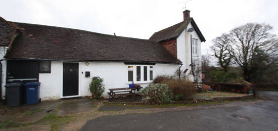 Cottage to rent in Petworth Road, Chiddingfold GU8