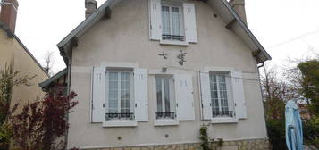 NEVERs MAISON 1930 RENOVEE S/SOL. 3 CHAMBRES. JARDIN. GARAGE