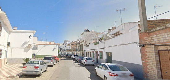 Casa en calle Violeta en Alcalá del Río