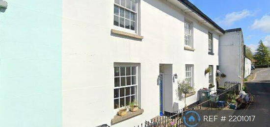 2 bedroom terraced house