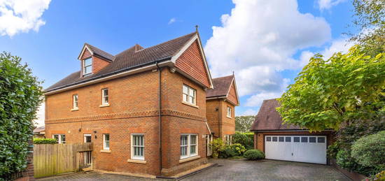 5 bed detached house for sale