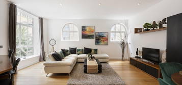 Flat for sale in Bear Pit Apartments, New Globe Walk SE1