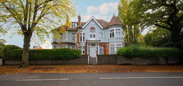 Flat to rent in Hempson Avenue, Langley, Slough SL3