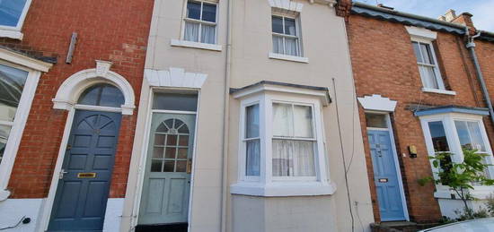 4 bedroom terraced house