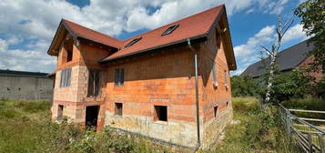 Charmantes Grundstück mit historischer Scheune im Rohbau