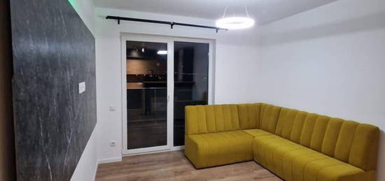 Zona Lamaitei apartament 3 camere finisat mobilat