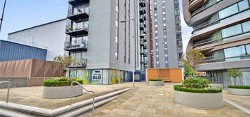 Flat to rent in Aquarelle House, 259 City Road EC1V