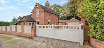 3 bed detached house for sale