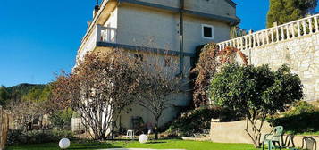 Chalet en calle De Miguel de Cervantes en Corbera de Llobregat