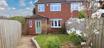 3 bedroom semi-detached house to rent