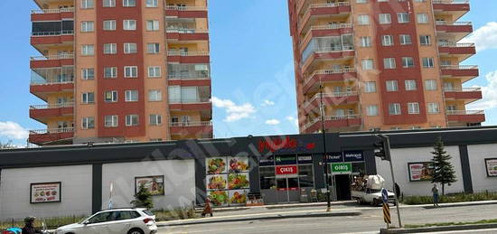 İSTİKLAL CADDESİNDE 3+1 KİRALIK DAİRE