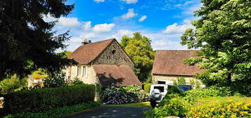 ANCIEN MOULIN DE 160 M², L’ENSEMBLE SUR SON PARC 3755 M² DE TERRAIN CLOS :