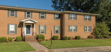 8205 Willowbrook Cir SE Apt D, Huntsville, AL 35802