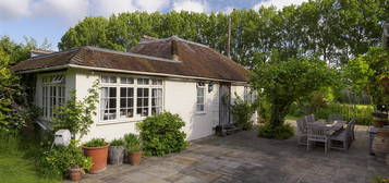 Bungalow to rent in The Cottage, The Old Rectory, Luddenham ME13