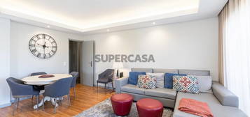 APARTAMENTO T3 TOTALMENTE REMODELADO NO CENTRO CASCAIS - AV BRASIL