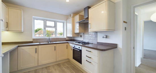 Maisonette to rent in Bucknell Avenue, Pangbourne, Reading, Berkshire RG8