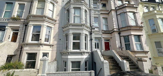 Flat to rent in 5 Cornwallis Terrace, Hastings TN34