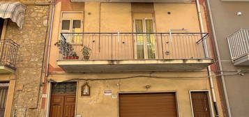 Casa indipendente in vendita in via Giuseppe Garibaldi, 73