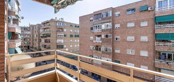 Piso en venta en Angustias - Chana - Encina