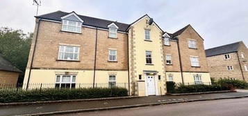 Flat to rent in Kingfisher Court, Calne SN11