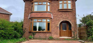 3 bed semi-detached house to rent